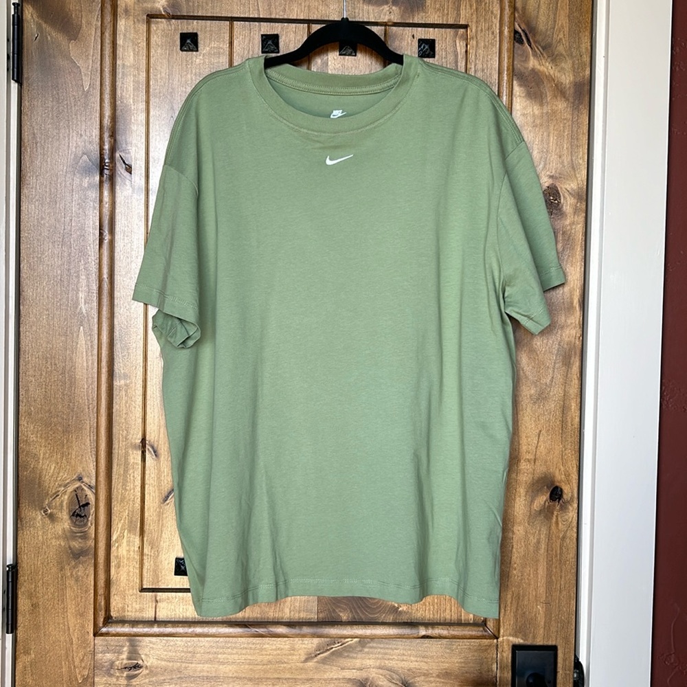 Nike Loose Fit T